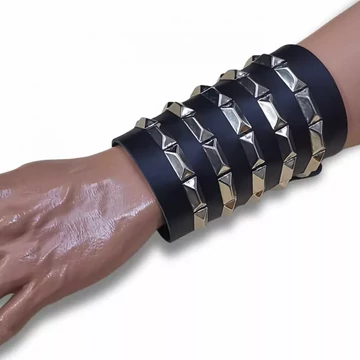 Piramis szegecses karkvédő - LDGA402