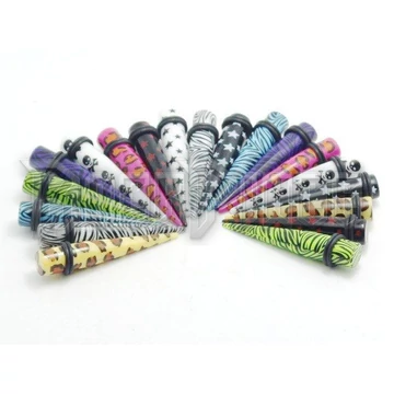 Mintás akril tüske fültágítók /db (véletlen szín)