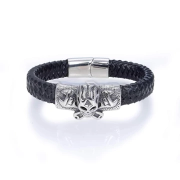 Fonott bőrkarkötő - Skull with Spanners