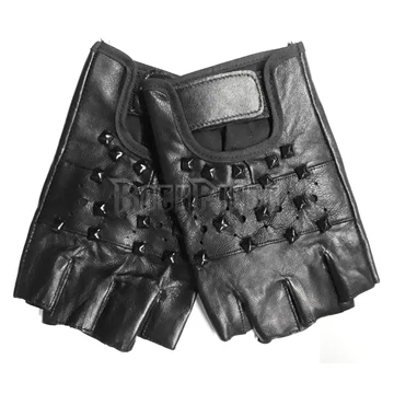 Fekete piramis szegecses ujjatlan bőrkesztyű