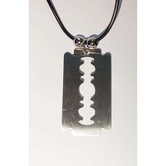 BLADE - PENGE MEDÁL