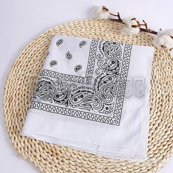 FEHÉR MINTÁS - kendő/bandana