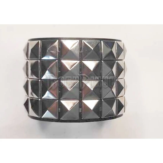 4 soros piramis szegecses patentos csuklószorító